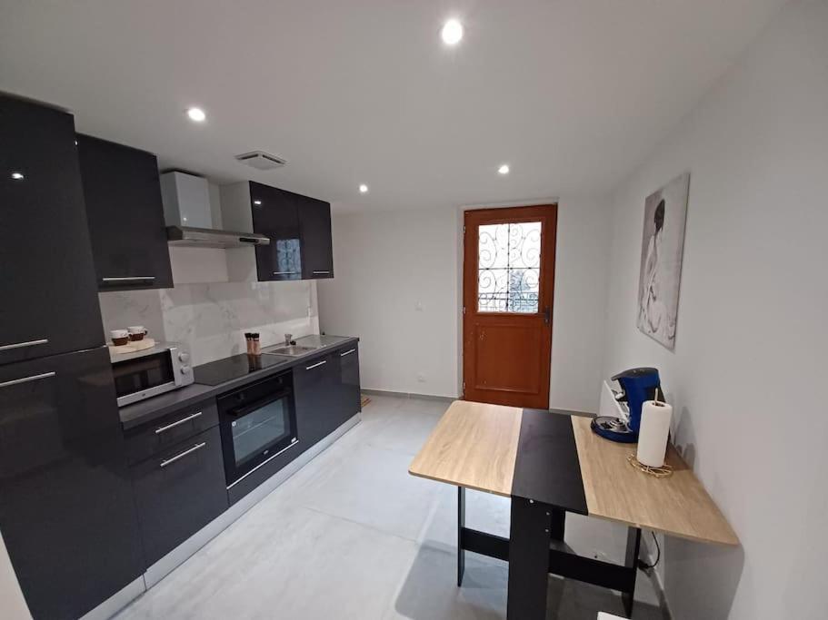Appartement Jacuzzi /Billard Voiron Exterior photo