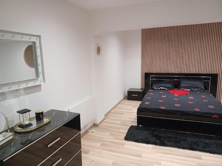 Appartement Jacuzzi /Billard Voiron Exterior photo
