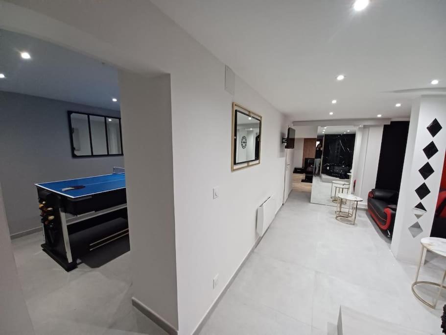 Appartement Jacuzzi /Billard Voiron Exterior photo